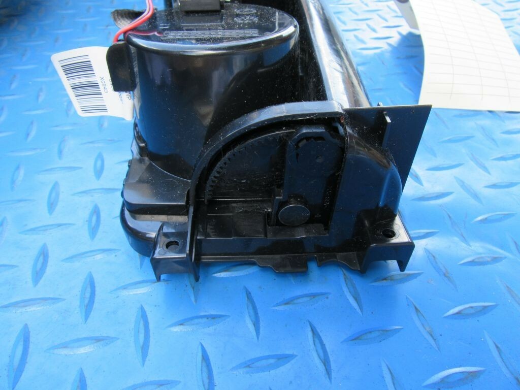 Maserati Ghibli Quattroporte center console cupholder #6615