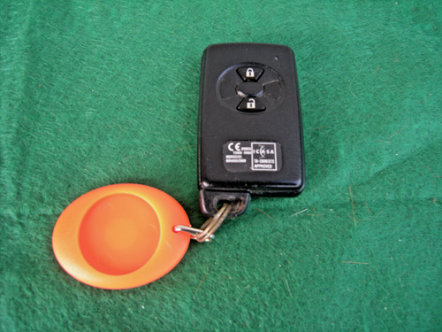 Original 2 Tasten Schlüssel für TOYOTA Auris Corolla Verso Prius Avensis gebrauc - Bild 2 von 3