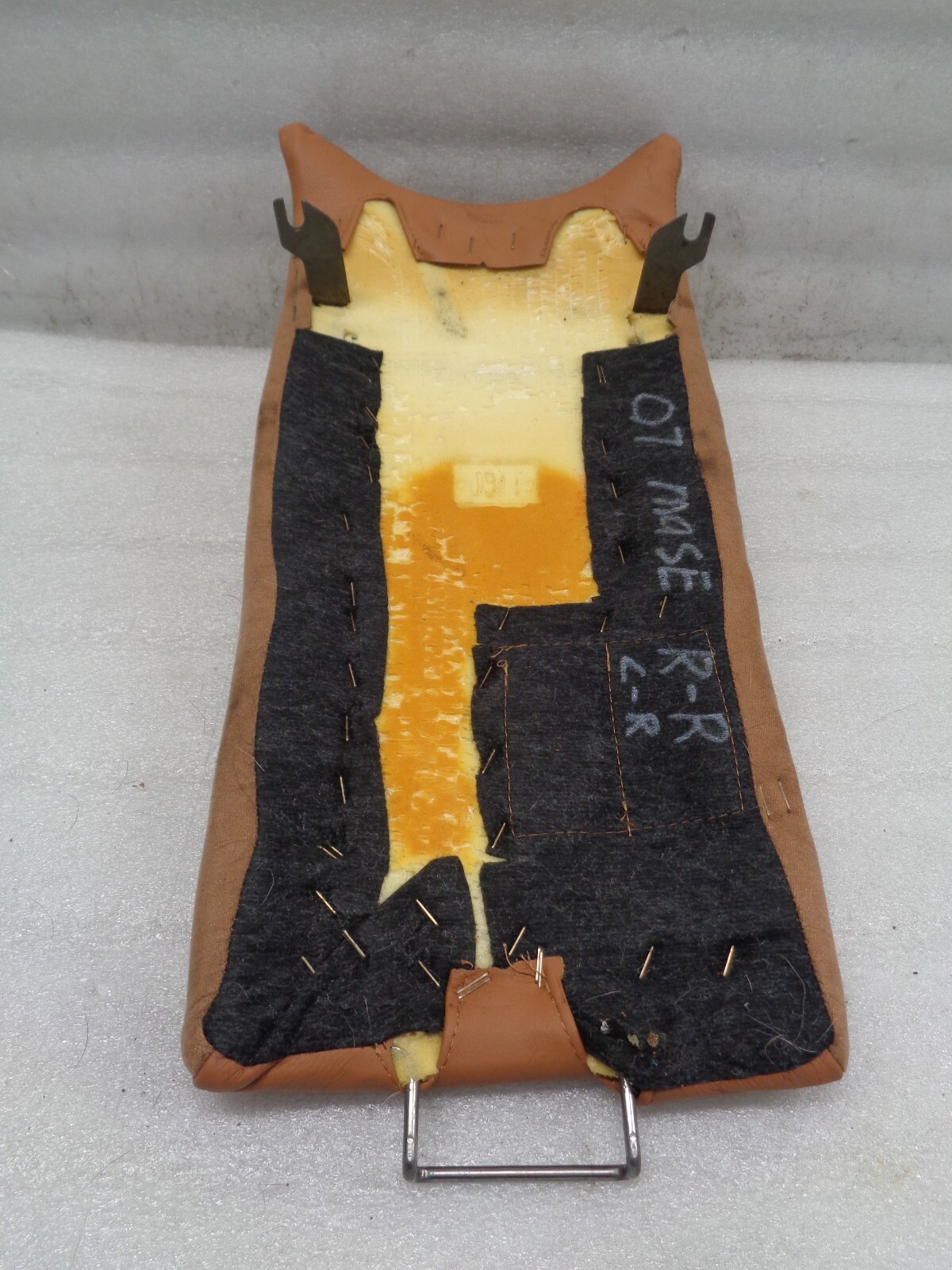 04-08 Maserati Quattroporte M139 Rear Center Seat Lower Cushion OEM AK221042