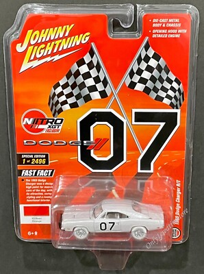 Johnny Lightning 1969 Dodge Charger R/T #7 Orange 1:64 JLCP7380