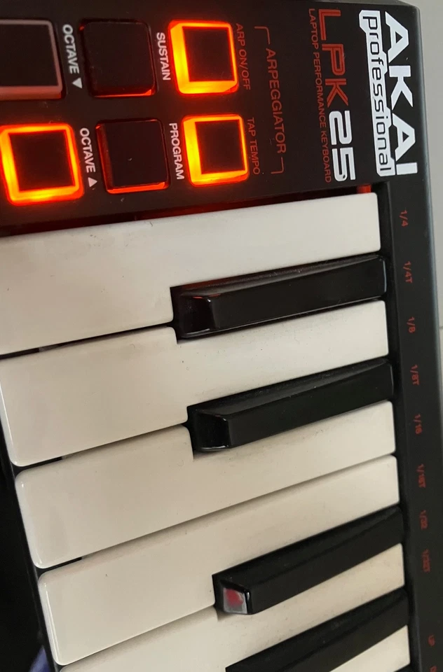 Akai LPK 25 - Keyboard Controller