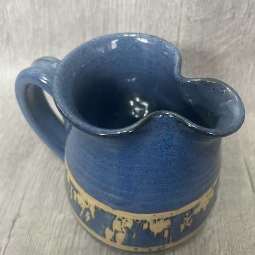 BENTHAM POTTERY - Tricorn Blue / Beige Milk Jug - STUDIO POTTERY ENGLAND - Imagen 2 de 7