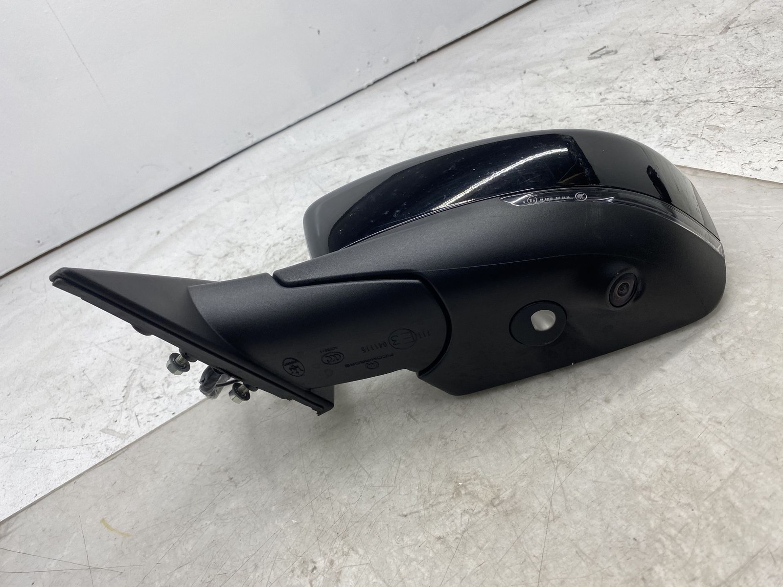 2017-2024 MASERATI LEVANTE FRONT RIGHT DOOR MIRROR W/ CAMERA BLINDSPOT HEATED