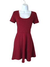 Forever 21 Dress M Maroon Rose Motif Fit & Flare Skater Scoop Neck Short Sleeve