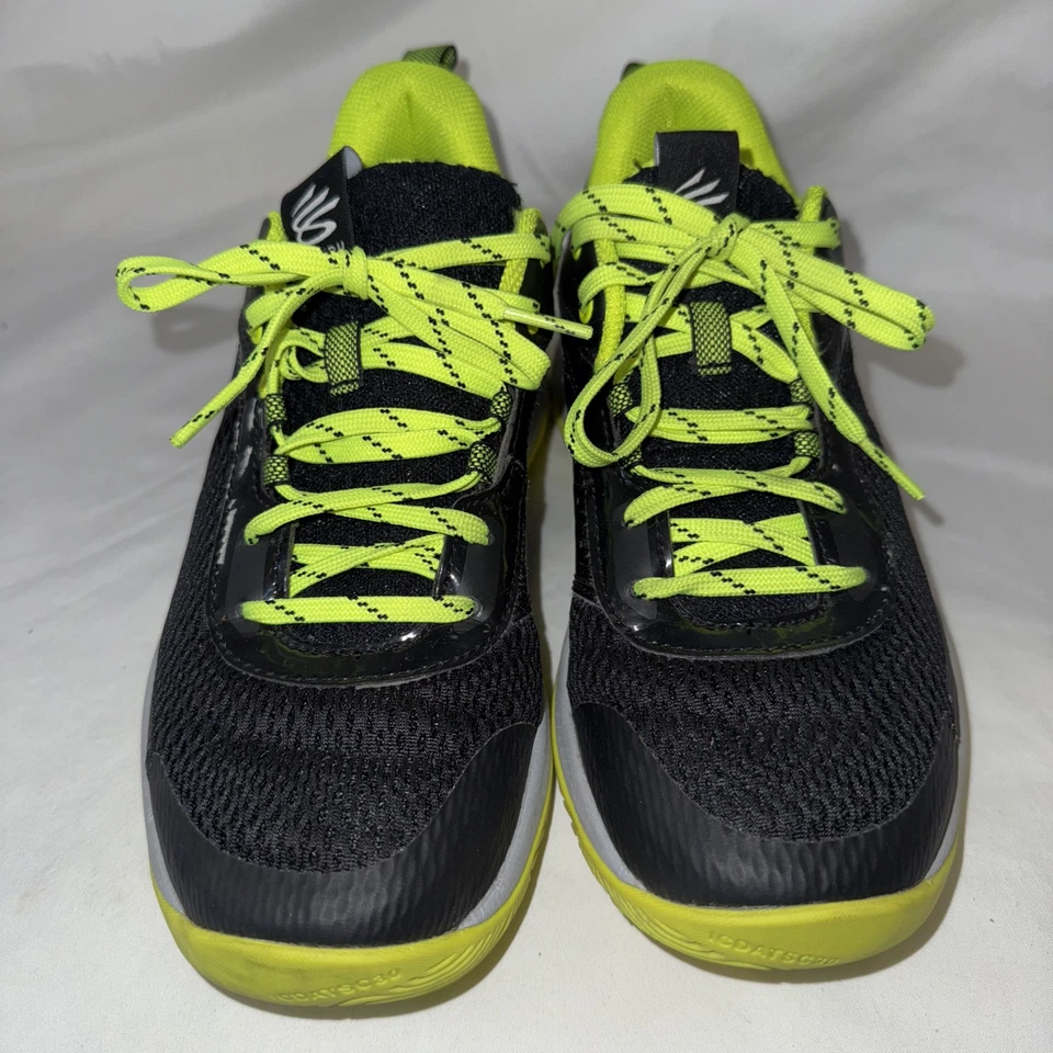 Under Armour  Steph Curry GS 3Z6 Size 6 Y  Kids Sneaker Black/Lime New In Box - Image 2 of 4