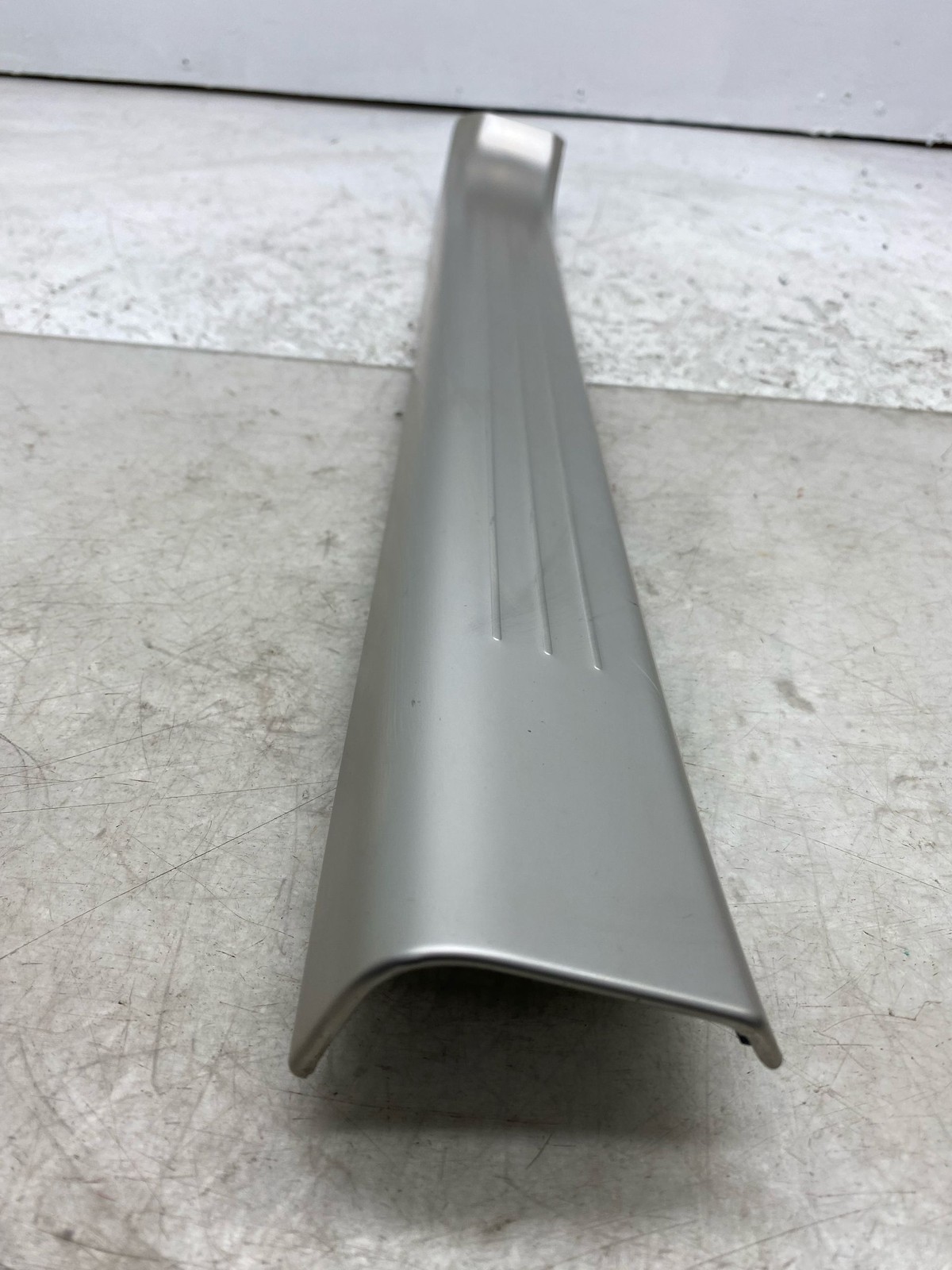 2013-2018 BENTLEY FLYING SPUR OEM FRONT RIGHT SILL SCUFF PLATE 3W4863382P
