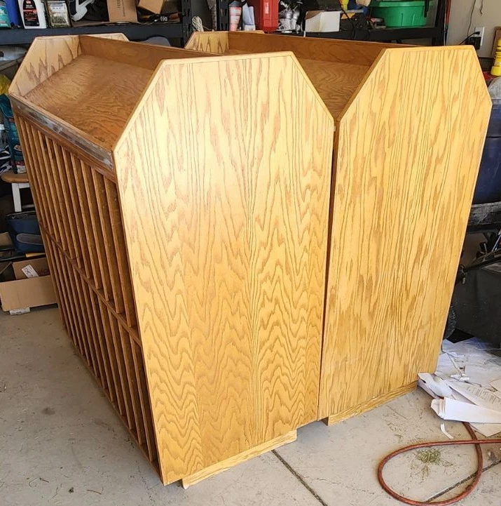 Estante para vino de madera maciza independiente Foto 2 de 4