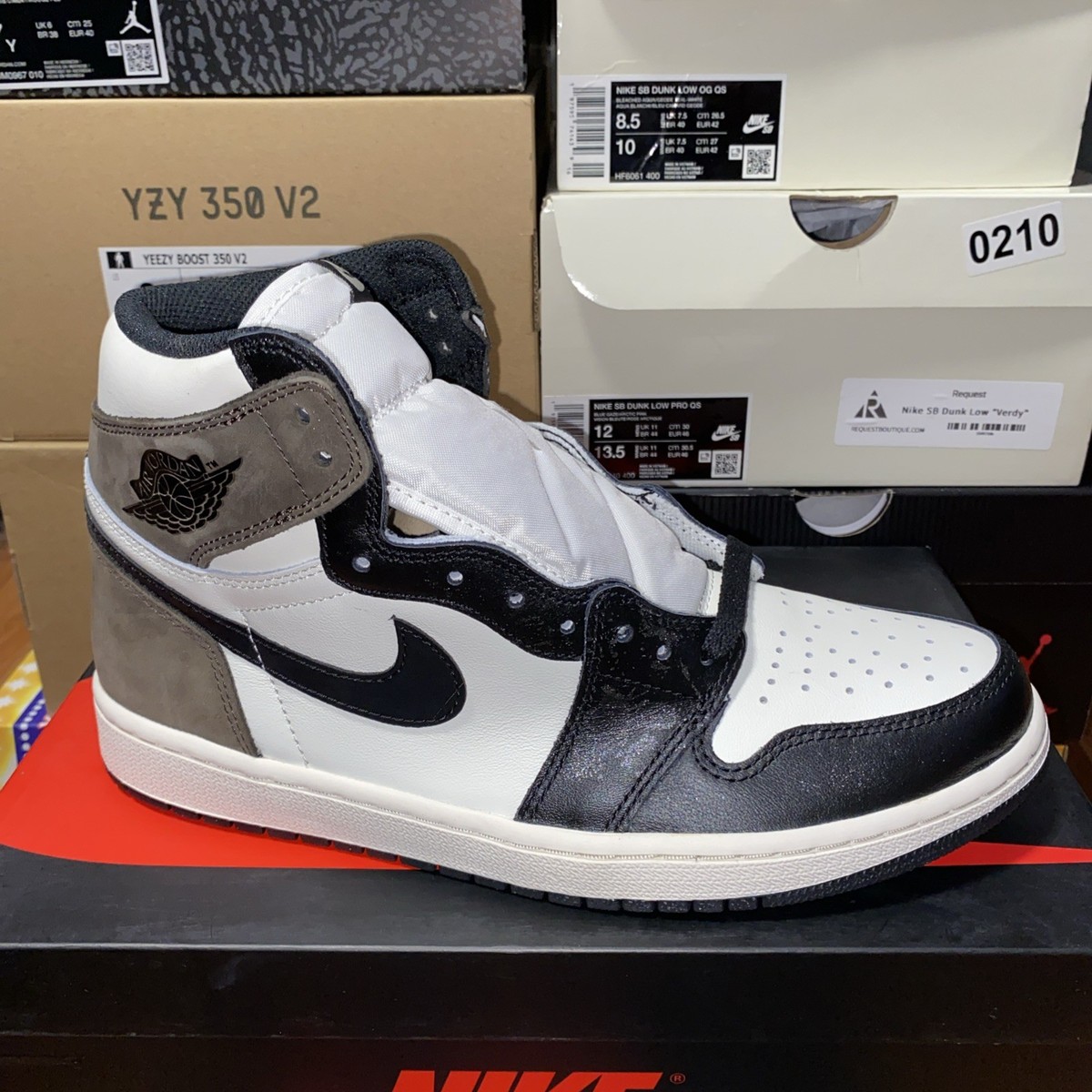 DS Jordan Retro High OG Dark Mocha Mens Size