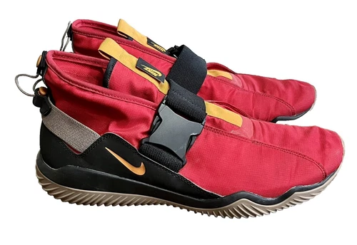 Nike Komyuter Sneakers for Men