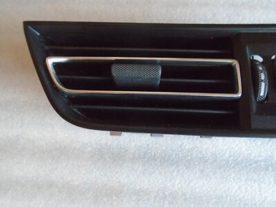 PORSCHE MACAN 2019 - 23 DASH CENTER AIR VENT 95B819110E BLK