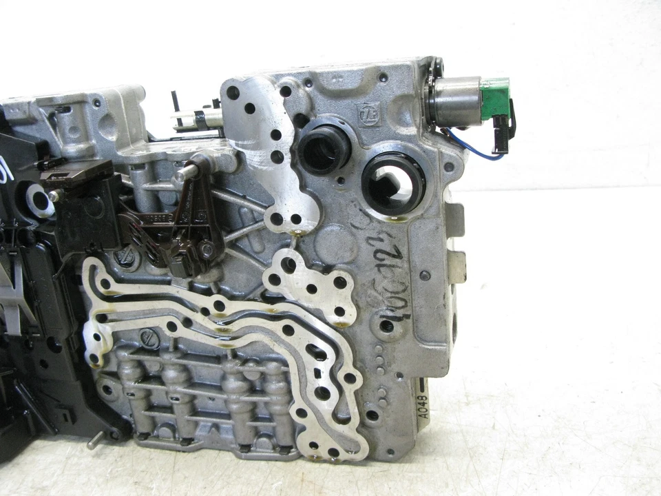 13-19 BMW F01 F02 750Li 550i GT 650i A/T CUERPO VÁLVULA TRANSMISIÓN MECATRÓNICA 100 Foto 3 de 4