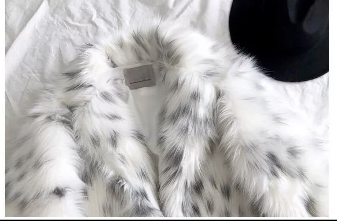 ジャケット・アウター Winter Love Faux Fur Coat snow white S Herlipto【新色】Winter Love Faux Fur Coat 新品