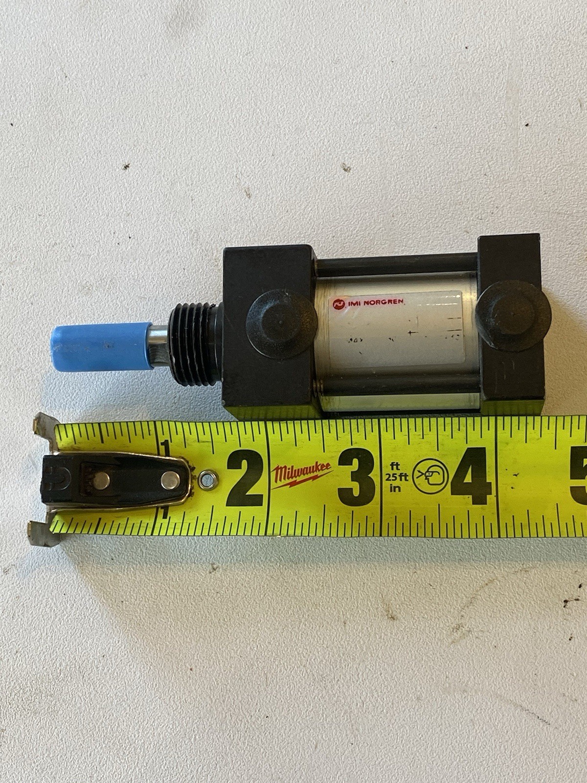 Norgren Pneumatic Cylinder NNB 3/8” Stroke 3/8” Rod
