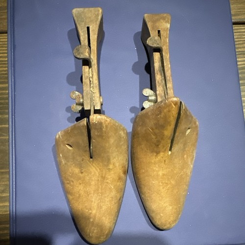 Pair of Wooden Shoe Trees Shoe Shapers for Footwear Storage and Shape Support