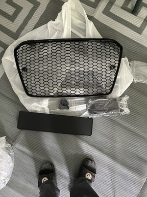 For Audi A5/S5 B8 8T 2008-2012 RS5 Style Front Honeycomb Mesh Quattro Grille