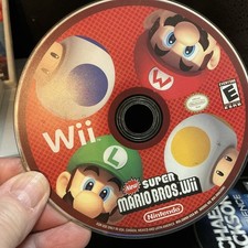 New Super Mario Bros. Wii (Nintendo Wii, 2009) - Disc Only.         49d
