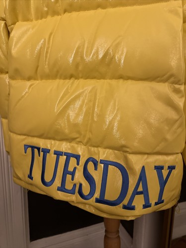 Cápsula Alberta Ferretti Días de la Semana Puffer Amarillo Nuevo con Etiquetas Martes 40 $1895 - Imagen 10 de 12