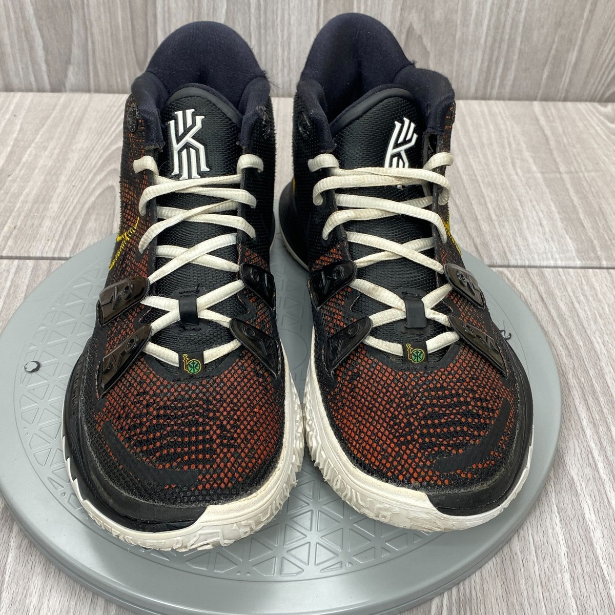 RARE Nike Kyrie 7 Roswell Rayguns Black Gold Mens Shoes CQ9326-003 Size 10 RARE Nike Kyrie 7 Roswell Rayguns Black Gold Mens Shoes  main image 4