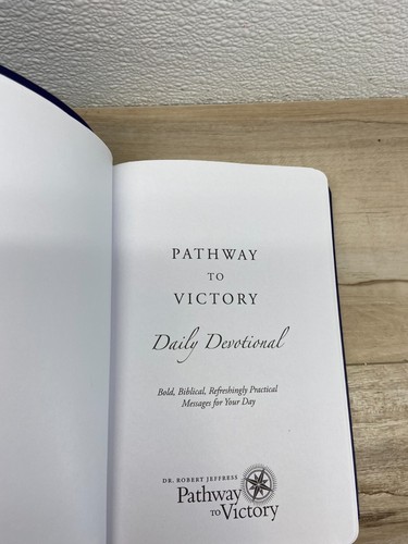 2020 Pathway To Victory Daily Devotional Leather Cover Book - Picture 4 of 7