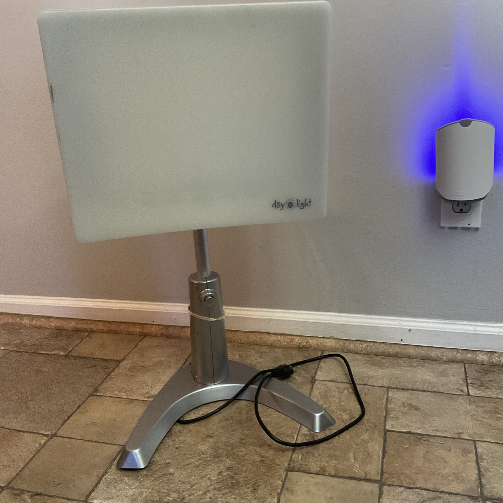 Carex Day-Light Classic + Bright Light Therapy Lamp - 10,000 LUX Light Therapy