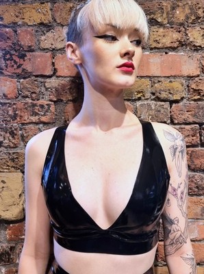 Am Statik for FAB.LONDON - Latex Neckholder Bikini Oberteil - Exklusiv (UVP 80£)