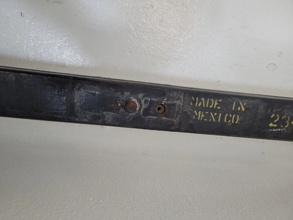 2014 - 2019 GMC SIERRA 1500 PICKUP Rear Leaf Spring Classic Style Foto 3 de 4