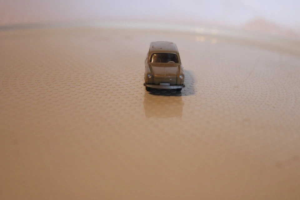 HO 比例维基,大众 1500 变体汽车,浅灰色 — 第 2/4 张图片