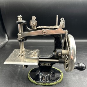 Vintage Singer Sewhandy Model 20 Sewing Machine Hand Crank Cast Iron- AS IS -EL