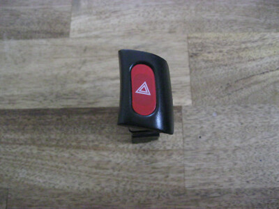 Warnblinkschalter Nissan Serena C23