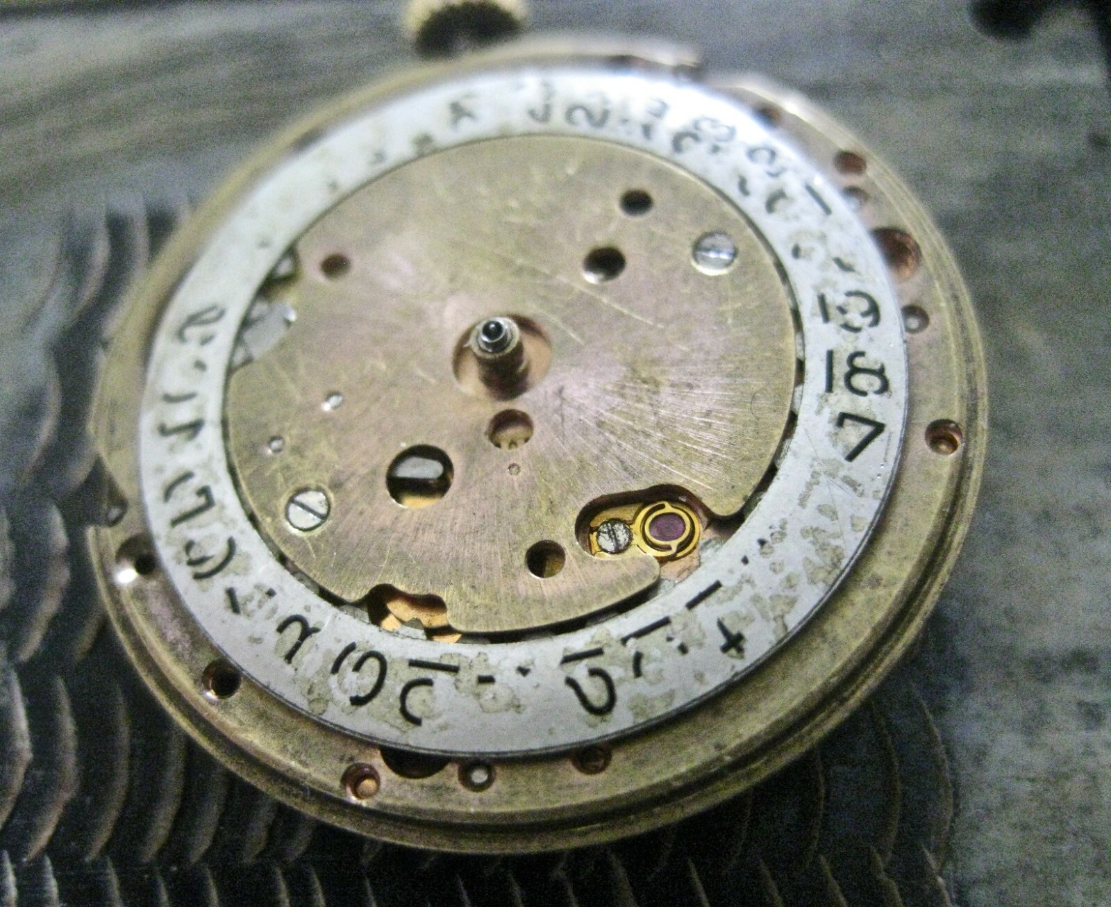 Купить Omega cal 561 watch movement 24 