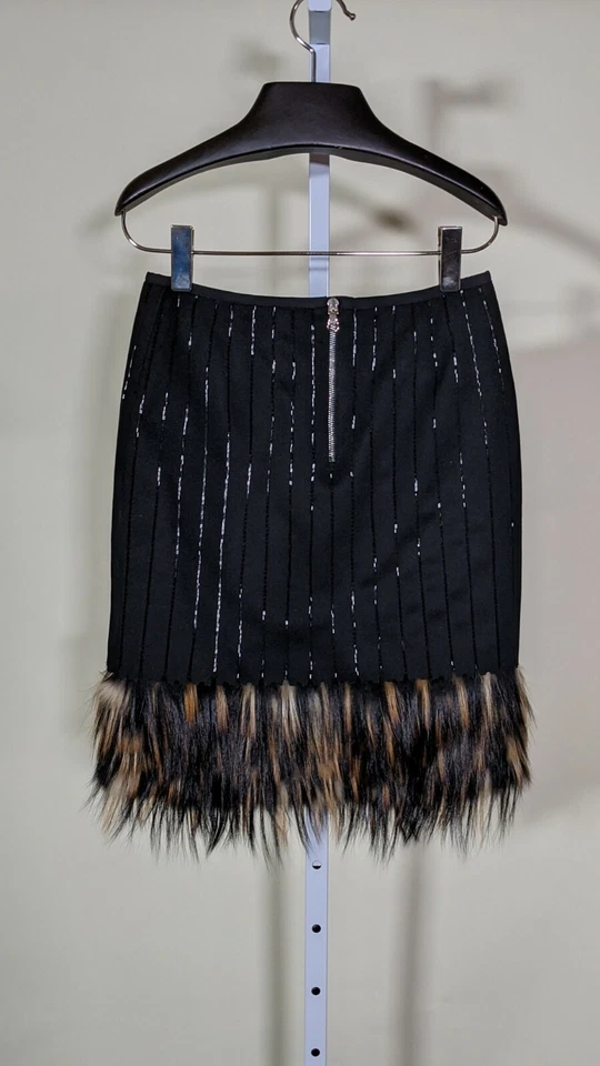 Falda Loewe Otoño 2009 Pasarela Piel de Zorro Negra Cuentas 36 Foto 2 de 4