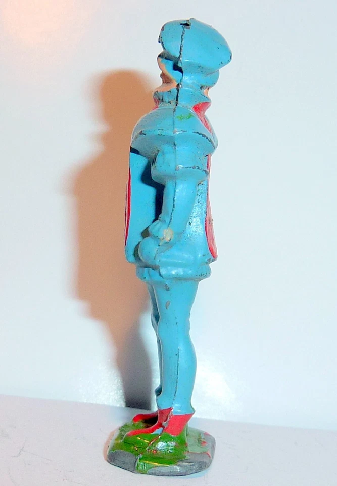 Trompeta Guardia Abrigo Rojo Soldado Británico De Colección 2 3/8” Media Luna Hecha en Inglaterra Foto 2 de 4