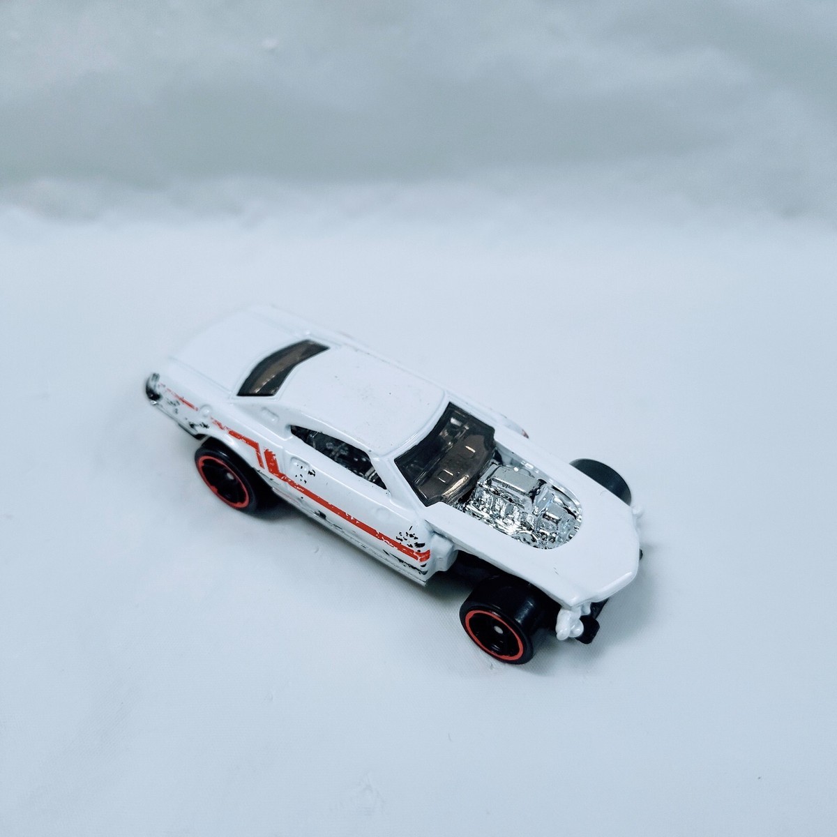 2013 Mattel Hot Wheels White Project Speeder 1:64 Scale Die Cast