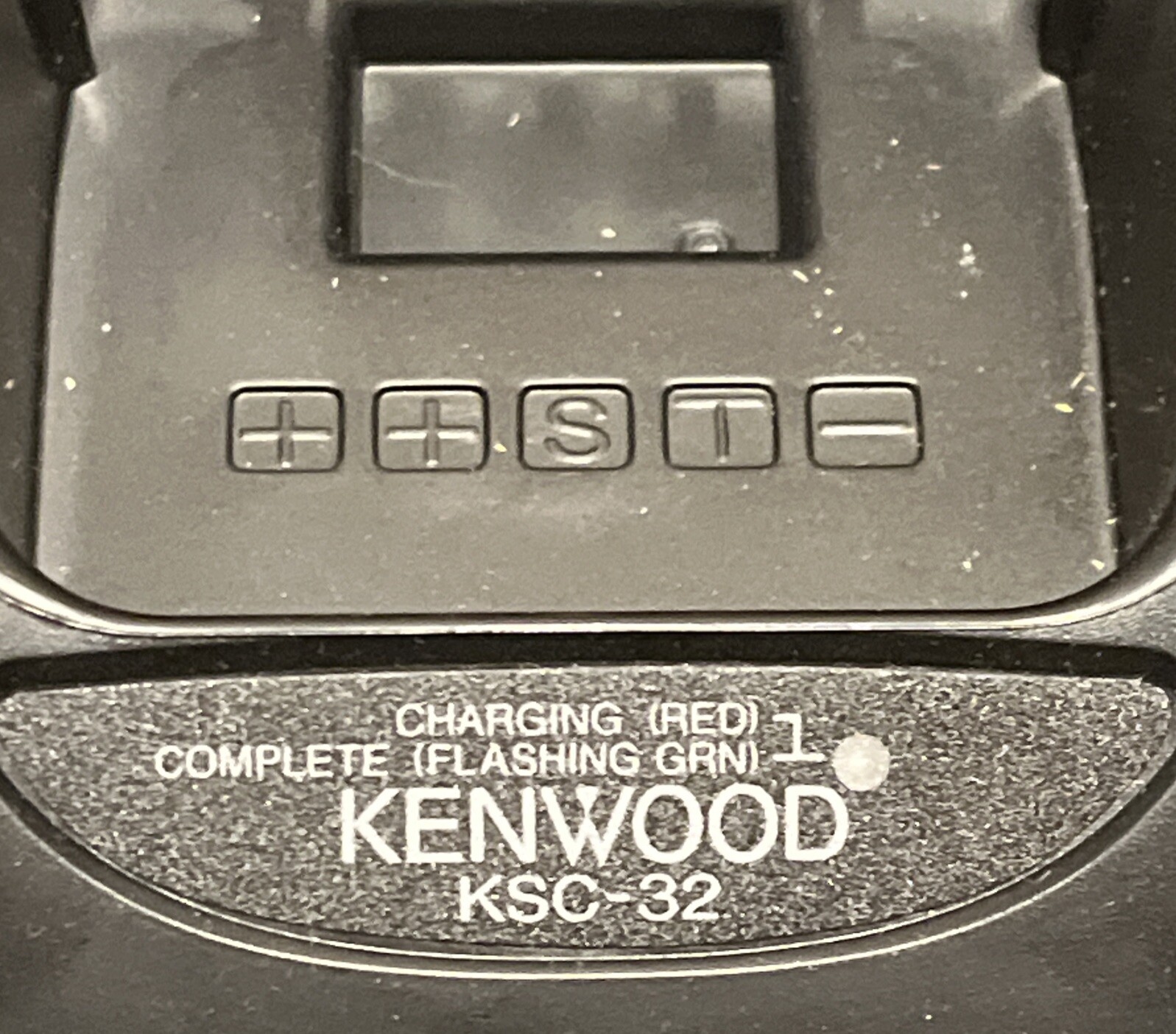 Kenwood EF Johnson VP5330F2 UHF Digital Transceiver Radio W/ Mic