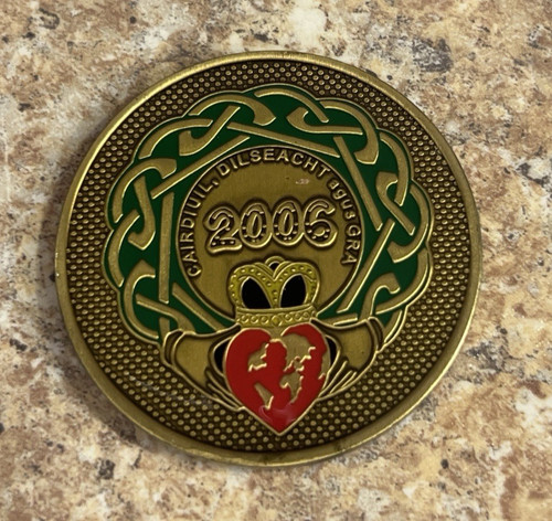 Celtic Geocachers Geocoin-NONTRACKABLE-2006 Cairdiul-Dilseacht Antique Gold
