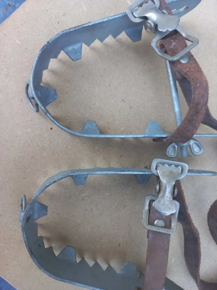 Ancienne Paire de Crampons PARA-CHUTES Breveté S.G.D.G Alpinisme Montagne - Photo 4/4