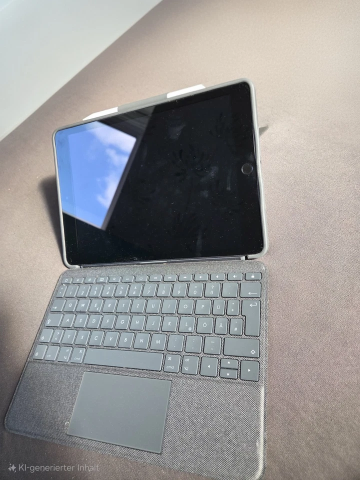 Apple iPad (8th generation) · 256GB · Wi-Fi, Foto 1 von 5
