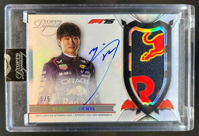 2025 Topps Dynasty F1 Yuki Tsunoda Auto Flag Racing Glove #5/5