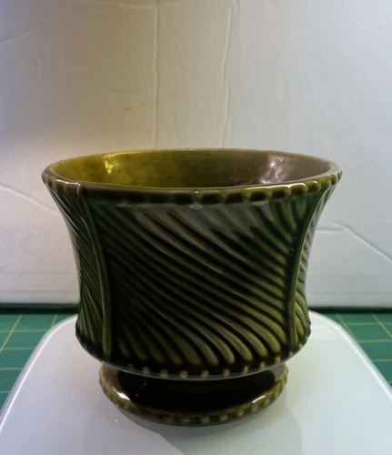 Vintage McCoy Floraline 410 Vintage Forest Green Pottery Planter USA