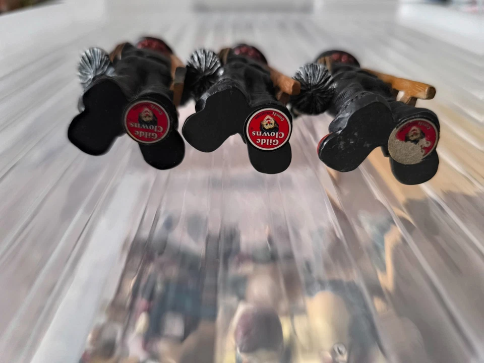 Set mit Figuren "Drei Schornsteinfeger" aus der Kollektion „Clown Guild“. - Bild 3 von 3