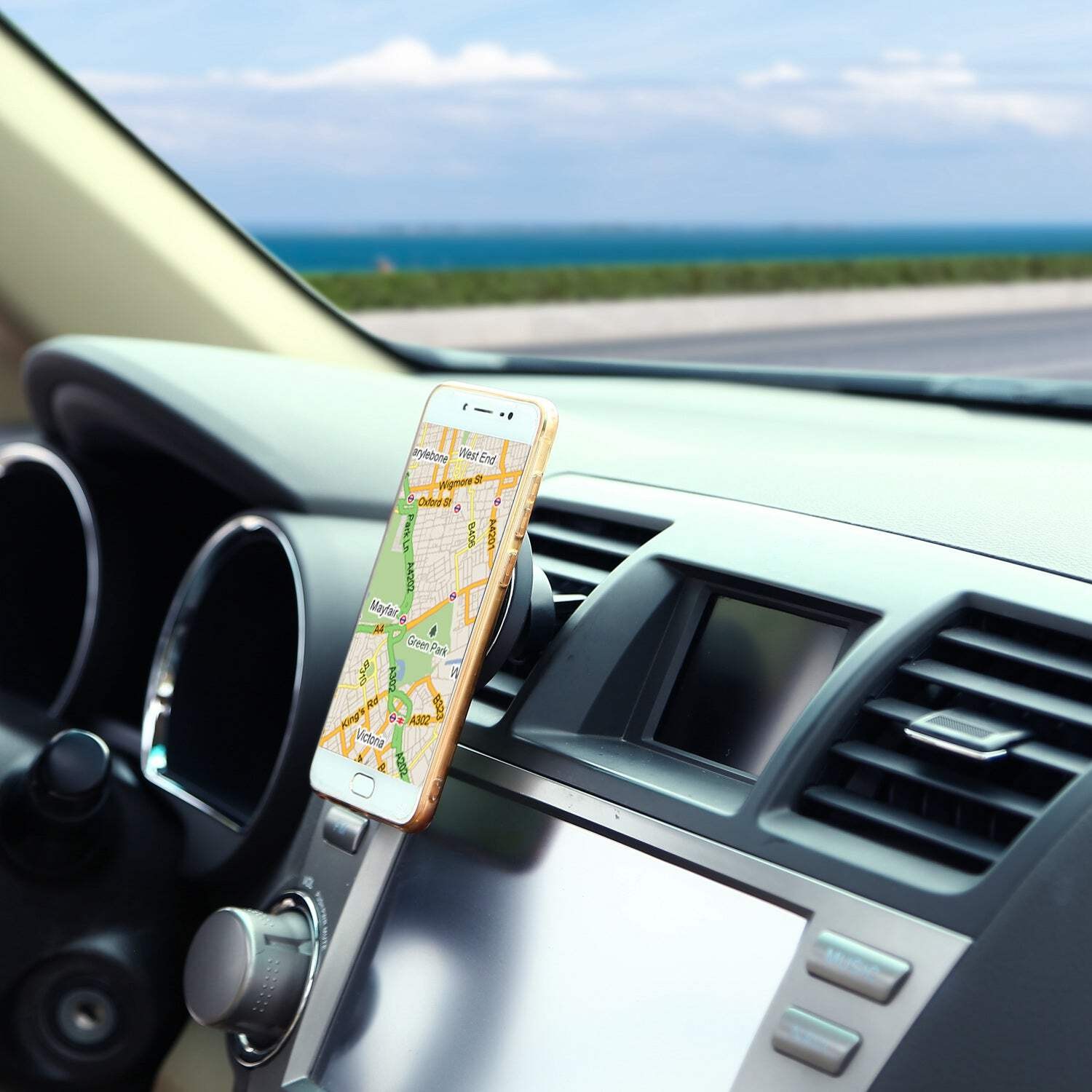 Qi Wireless Car Charger Magnetic Car Phone Charger 5W Charging Pad Air Vent Phon