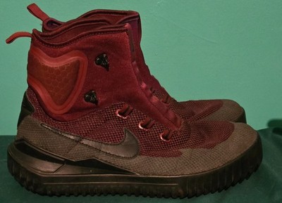 2017 Nike Air Wild Mid Red Black Men's Size 11 Water Resistant Sneaker Boots