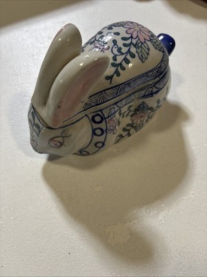 Vintage Chinoiserie Style Porcelain Rabbit Trinket Box