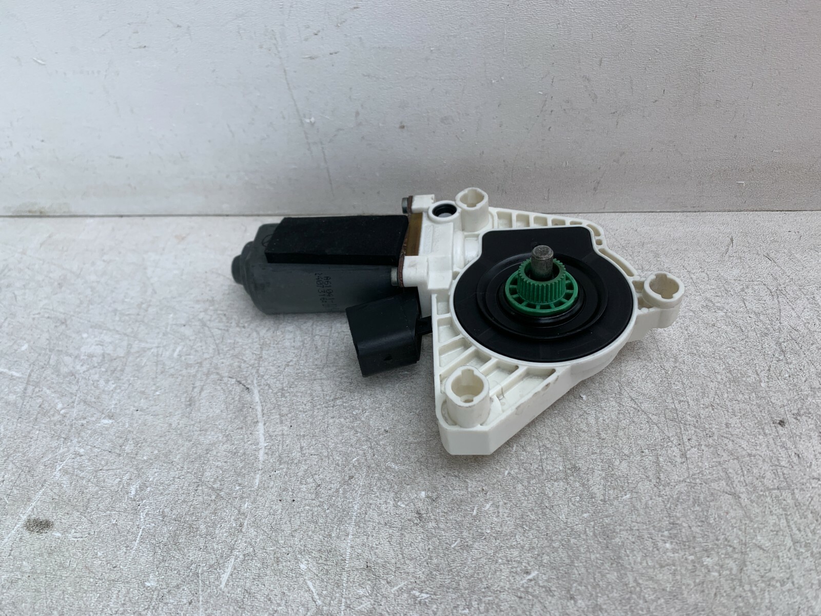 2016 MERCEDES Sl550 Mille Miglia Left Door Window Regulator 