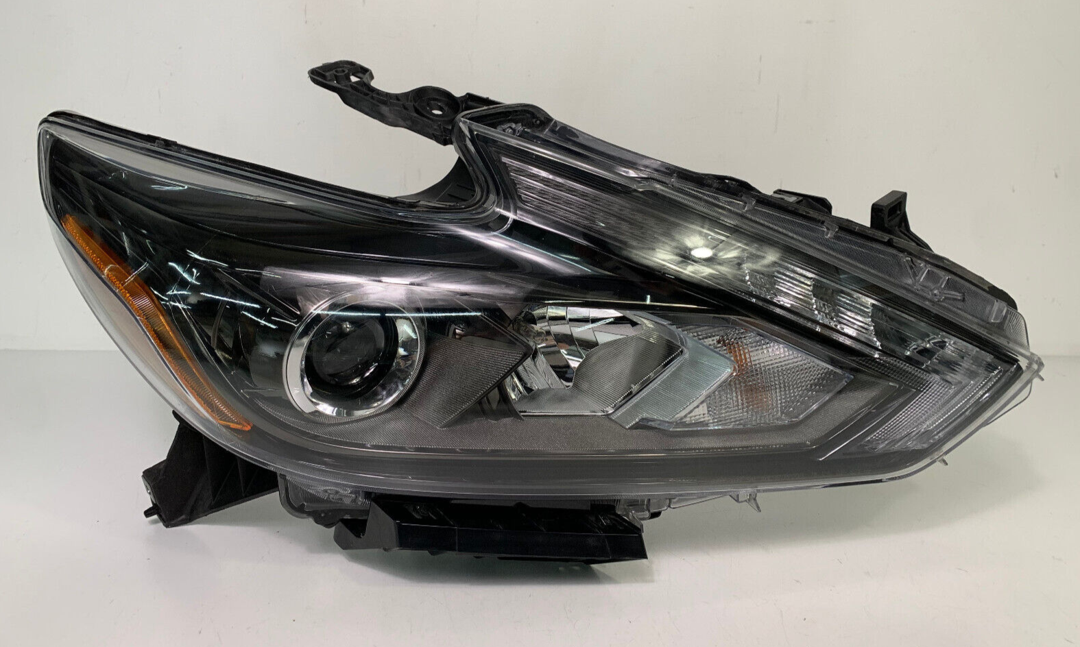2016 2017 2018 Nissan Altima Right Passenger Side LED Chrome Headlight Lamp OEM