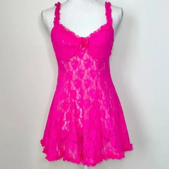 Cinema Etoile Madison Beer Rosette Lace Dress Cinema Etoile Madison Beer Rosette Lace Dress