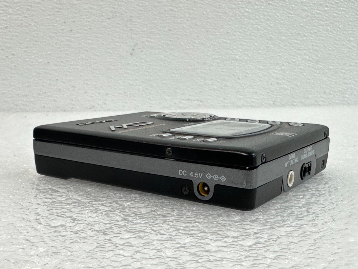 AIWA AM-F70 Portable MD Player Recorder Walkman ONLY NO CGARGER