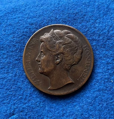 Niederlande Bronzemedaille 1923 - 25. Thronjubiläum Königin Wilhelmina 60 mm - Bild 1 von 2