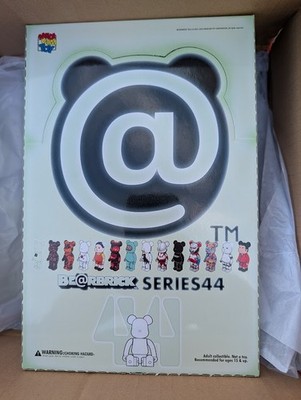 Medicom Be@rbrick  Bearbrick Series 44 Sealed Case New