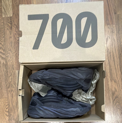 adidas Yeezy Boost 700 V2 Vanta 2019 Men's Black Sneaker Low Top FU6684